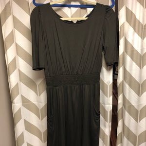 Green dress with pockets